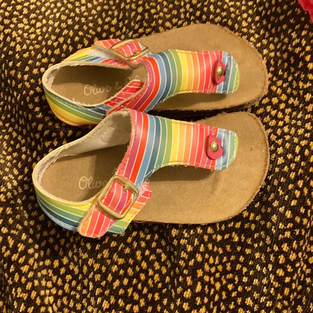 Toddler size 6 rainbow sandals! Great condition and super cute. Comfortable!